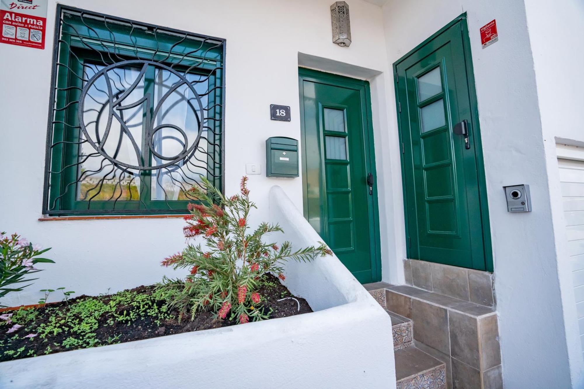 Casa Julio - Alcala Complete Coastal Retreat - Entire Apartment - 3 Min Walk From The Ocean - Shared Entrance With Host エクステリア 写真